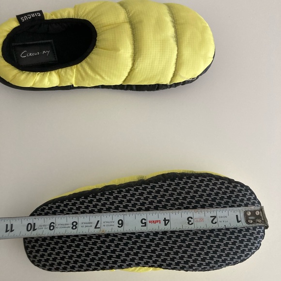 Circus puff slides slippers ✨ free with purchase - Picture 4 of 6